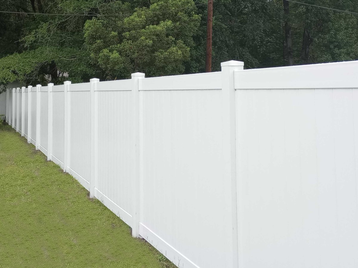 Vinyl Privacy Fencing in Savannah, Georgia
